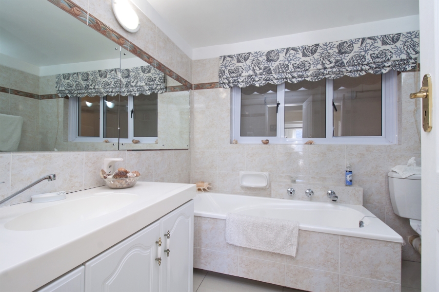 4 Bedroom Property for Sale in Fish Hoek Western Cape